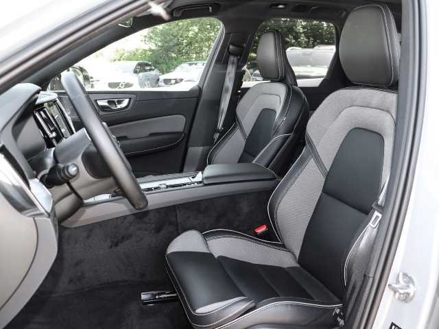 Volvo  Plus Dark Recharge Plug-In Hybrid AWD T6 Twin Engine EU6d Allrad StandHZG digita