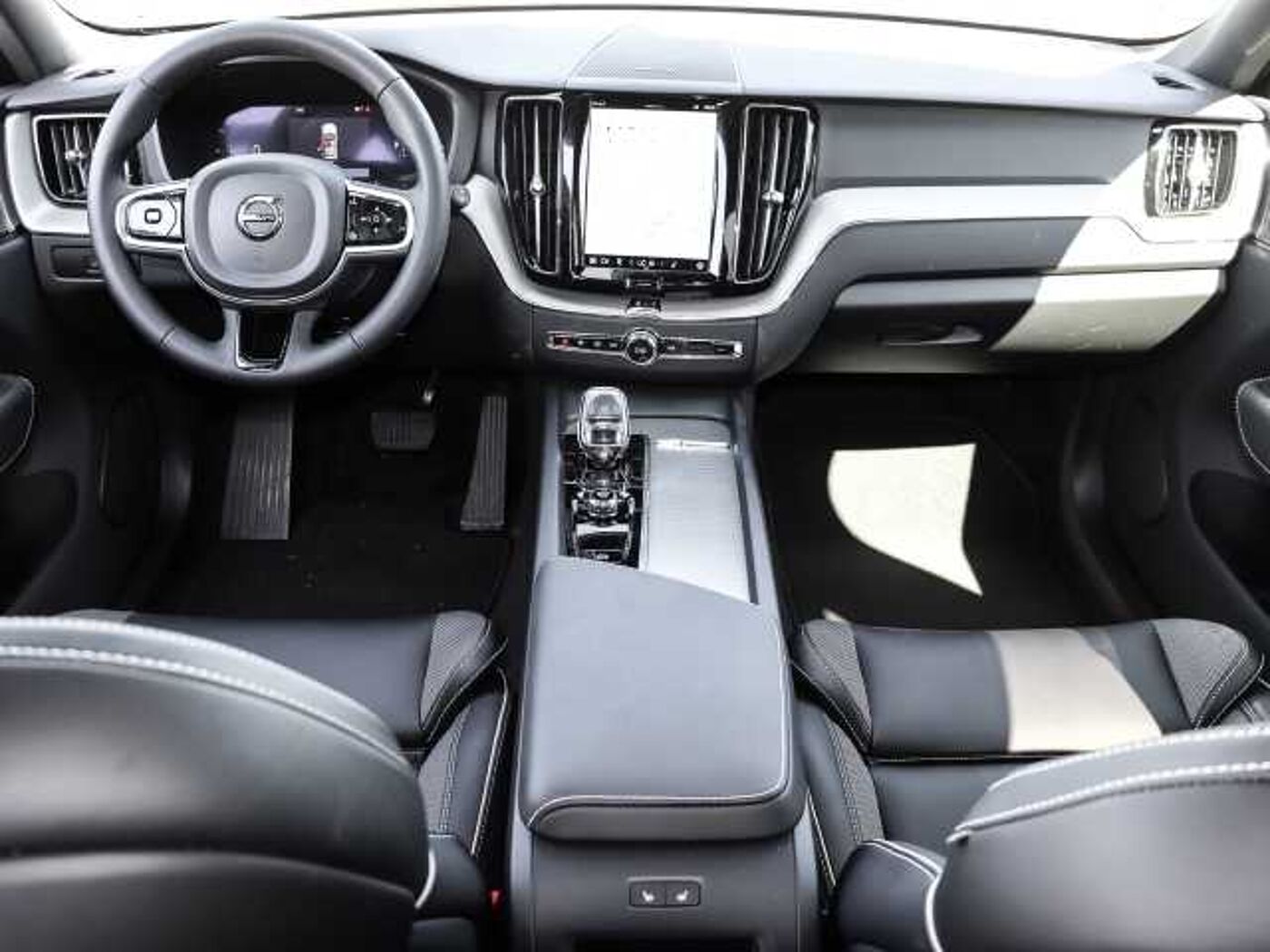 Volvo  Plus Dark Recharge Plug-In Hybrid AWD T8 Twin Engine EU6d Allrad StandHZG digita