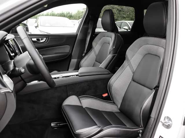Volvo  Plus Dark Recharge Plug-In Hybrid AWD T6 Twin Engine EU6d Allrad StandHZG digita