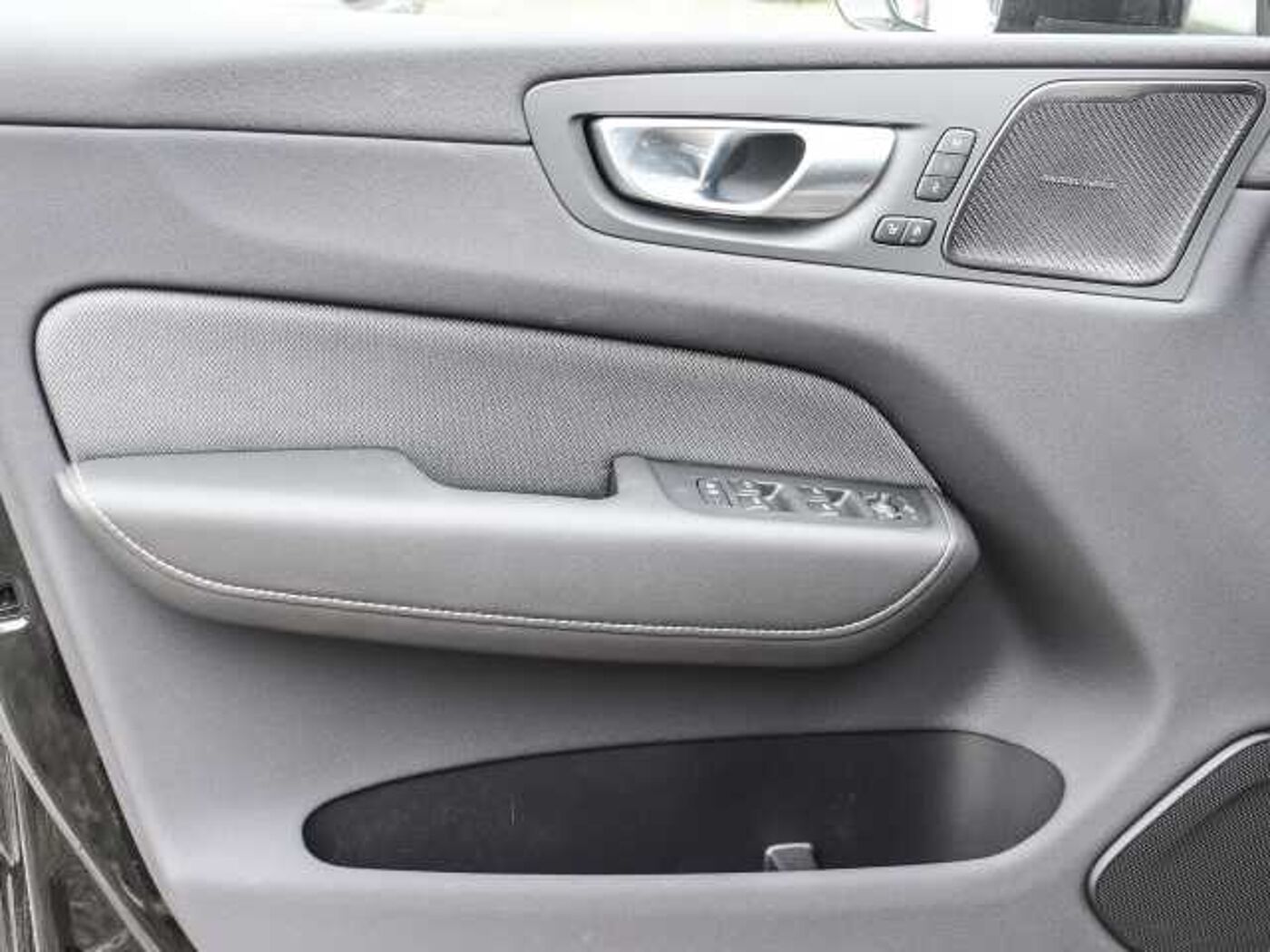 Volvo  Plus Dark Recharge Plug-In Hybrid AWD T6 Twin Engine EU6d Allrad StandHZG digita