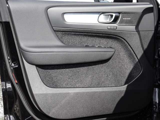 Volvo  Plus Black Edition 2WD B3 EU6d