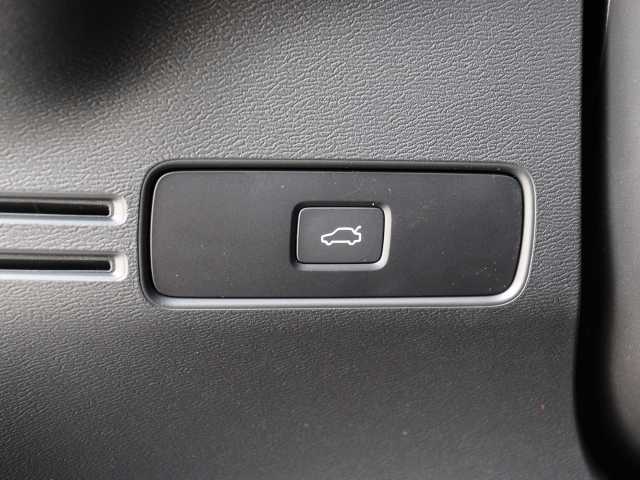 Volvo  Plus Black Edition 2WD B3 EU6d