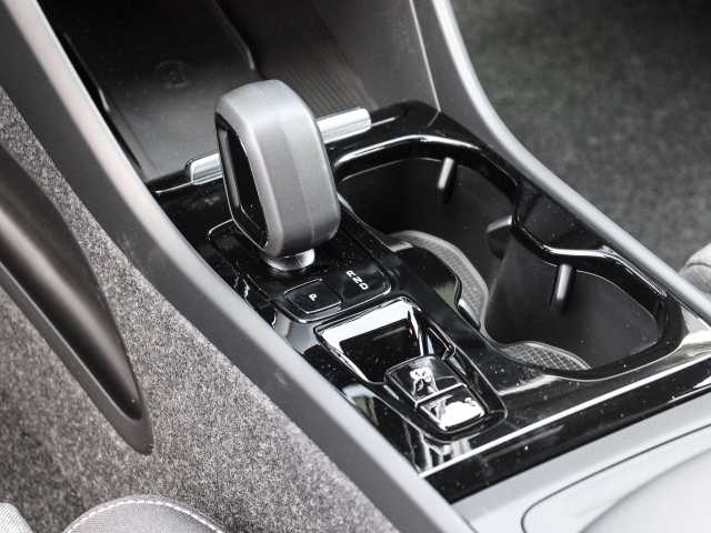 Volvo  Plus Black Edition 2WD B3 EU6d