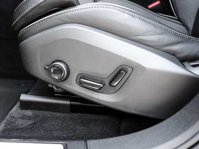 Volvo  Plus Dark 2WD B4 Benzin EU6d StandHZG Leder digitales Cockpit Memory Sitze Sound