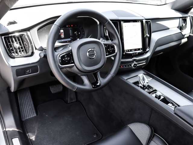 Volvo  Plus Dark 2WD B4 Benzin EU6d StandHZG Leder digitales Cockpit Memory Sitze Sound