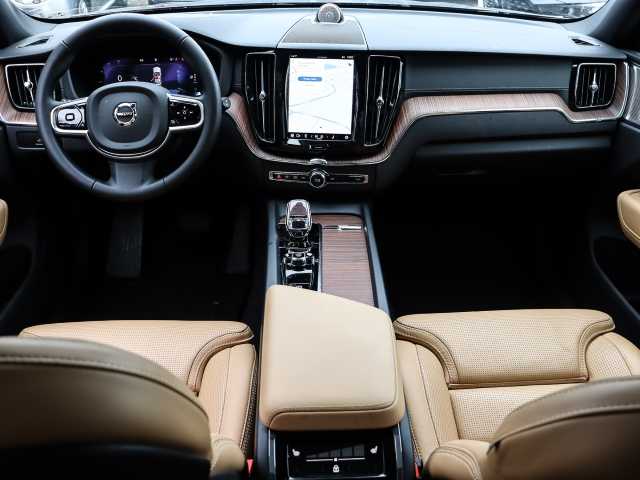 Volvo  Ultimate Dark AWD B5 Benzin EU6d HUD StandHZG Leder digitales Cockpit Memory Sit