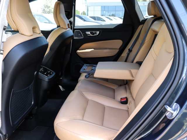 Volvo  Ultimate Dark AWD B5 Benzin EU6d HUD StandHZG Leder digitales Cockpit Memory Sit