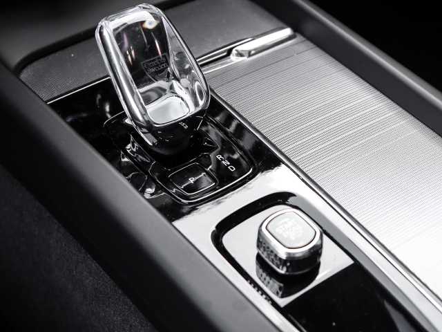 Volvo  Plus Dark Recharge Plug-In Hybrid AWD T8 Twin Engine EU6d StandHZG Leder digital