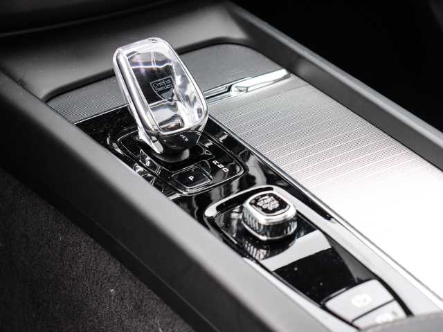 Volvo  Plus Black Edition Recharge Plug-In Hybrid AWD T8 Twin Engine EU6d StandHZG AHK