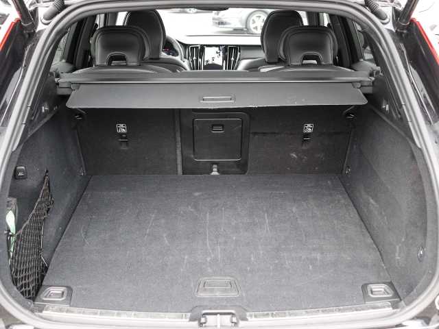 Volvo  Plus Black Edition Recharge Plug-In Hybrid AWD T8 Twin Engine EU6d StandHZG AHK