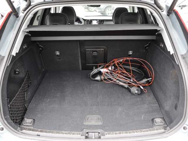 Volvo  Plus Bright Recharge Plug-In Hybrid AWD T8 Twin Engine EU6d StandHZG digitales C