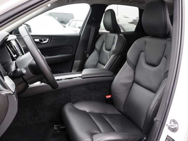 Volvo  Plus Dark 2WD B4 Benzin EU6d StandHZG digitales Cockpit Memory Sitze Soundsystem