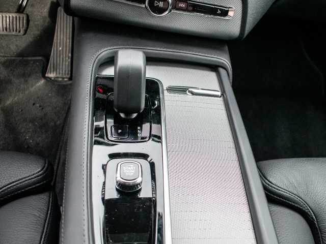 Volvo  Ultra Bright Recharge Plug-In Hybrid AWD T8 Twin Engine EU6d 7-Sitzer HUD StandH