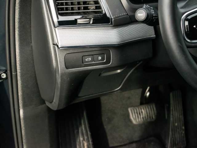 Volvo  Ultra Bright Recharge Plug-In Hybrid AWD T8 Twin Engine EU6d 7-Sitzer HUD StandH