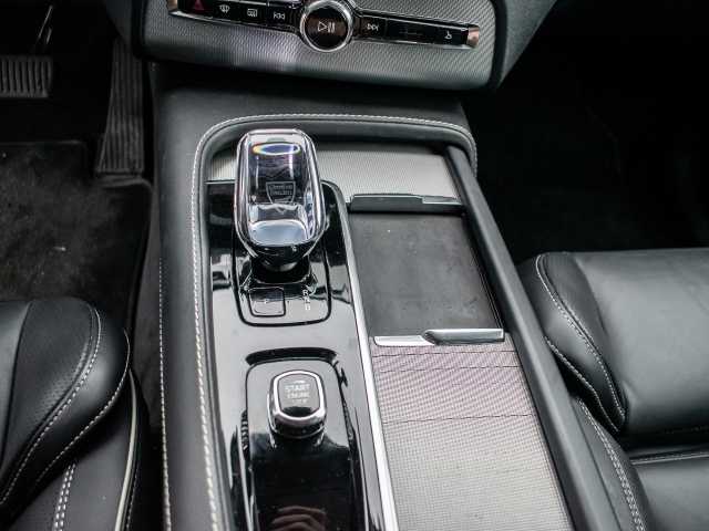 Volvo  Plus Bright Recharge Plug-In Hybrid AWD T8 Twin Engine EU6d 7-Sitzer StandHZG di