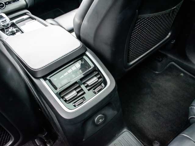 Volvo  Plus Bright Recharge Plug-In Hybrid AWD T8 Twin Engine EU6d 7-Sitzer StandHZG di