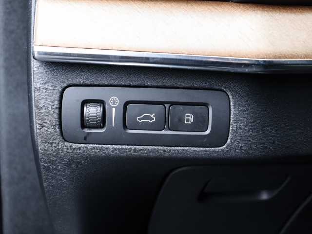 Volvo  Plus Bright Recharge AWD T8 Twin Engine EU6d 7-Sitzer Allrad digitales Cockpit M