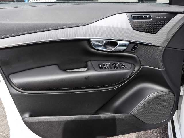 Volvo  Plus Bright AWD B5 Diesel EU6d 7-Sitzer Allrad StandHZG AHK digitales Cockpit Me