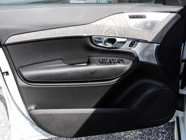 Volvo  Ultimate Bright AWD B5 Diesel EU6d 7-Sitzer Allrad HUD AD StandHZG digitales Coc