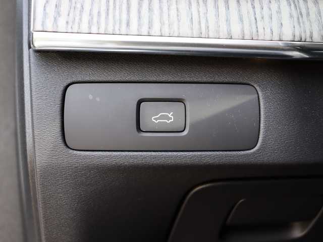 Volvo  Ultimate Bright AWD B5 Diesel EU6d 7-Sitzer Allrad HUD AD StandHZG digitales Coc