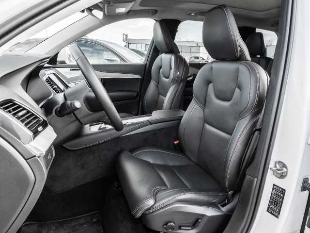 Volvo  Ultimate Bright AWD B5 Diesel EU6d 7-Sitzer Allrad HUD AD StandHZG digitales Coc
