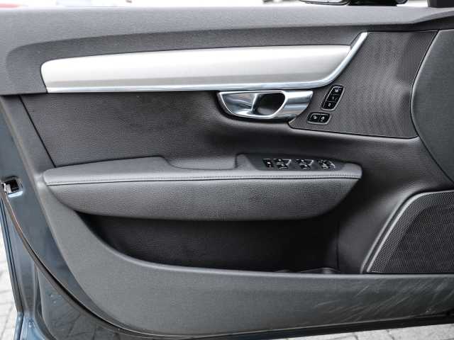 Volvo  R-Design Expression Recharge Plug-In Hybrid AWD T8 Twin Engine EU6d Allrad Stand