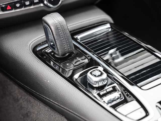 Volvo  R-Design Expression Recharge Plug-In Hybrid AWD T8 Twin Engine EU6d Allrad Stand
