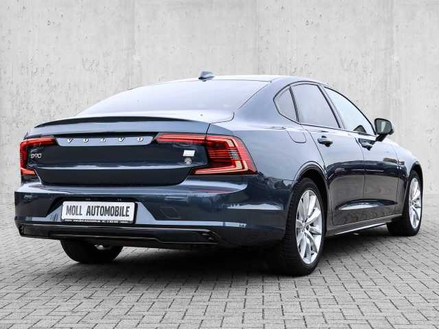 Volvo  R-Design Expression Recharge Plug-In Hybrid AWD T8 Twin Engine EU6d Allrad Stand