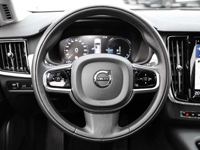 Volvo  R-Design Expression Recharge Plug-In Hybrid AWD T8 Twin Engine EU6d Allrad Stand