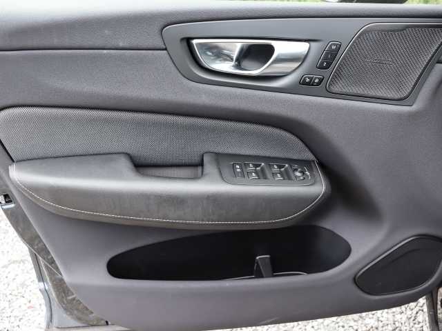 Volvo  Plus Dark 2WD B4 Benzin EU6d StandHZG Leder digitales Cockpit Memory Sitze Sound