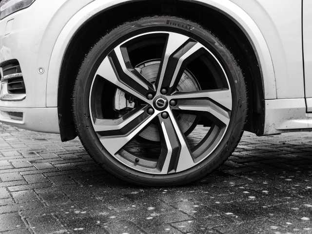 Volvo  Plus Bright AWD B5 Diesel EU6d 7-Sitzer Allrad AD StandHZG digitales Cockpit Mem