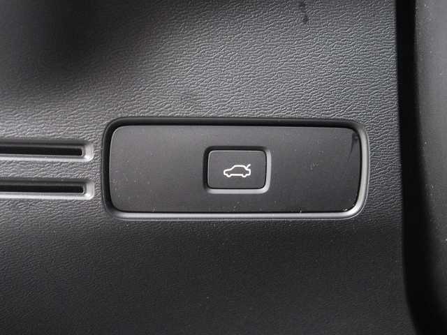 Volvo  Core 2WD B3 EU6d Navi digitales Cockpit Soundsystem LED Scheinwerferreg. El. Hec