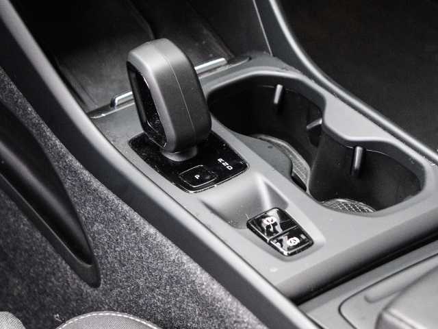 Volvo  Core 2WD B3 EU6d Navi digitales Cockpit Soundsystem LED Scheinwerferreg. El. Hec