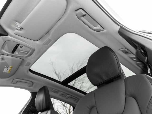Volvo  Ultimate Dark 2WD B4 Diesel EU6d HUD AD digitales Cockpit Memory Sitze Soundsyst