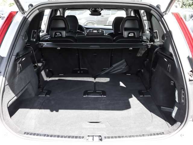 Volvo  Ultimate Bright AWD B5 Diesel EU6d 7-Sitzer Allrad HUD AD StandHZG AHK digitales