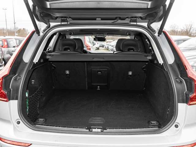 Volvo  Ultimate Dark 2WD B4 Diesel EU6d HUD AD digitales Cockpit Memory Sitze Soundsyst