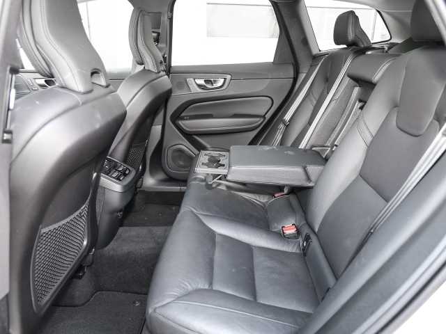 Volvo  Ultimate Dark 2WD B4 Diesel EU6d HUD AD digitales Cockpit Memory Sitze Soundsyst