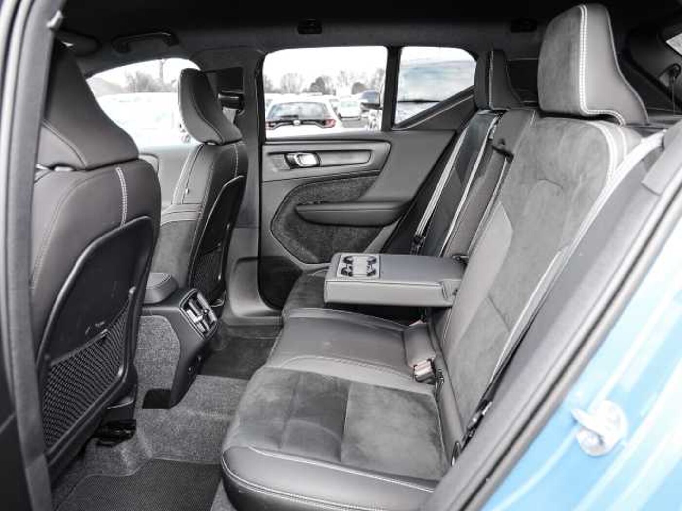 Volvo  Plus Dark 2WD B4 EU6d digitales Cockpit Memory Sitze Soundsystem HarmanKardon 36
