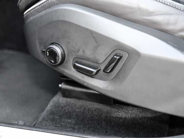 Volvo  Plus Dark AWD B4 Diesel EU6d Allrad Leder digitales Cockpit Memory Sitze Soundsy