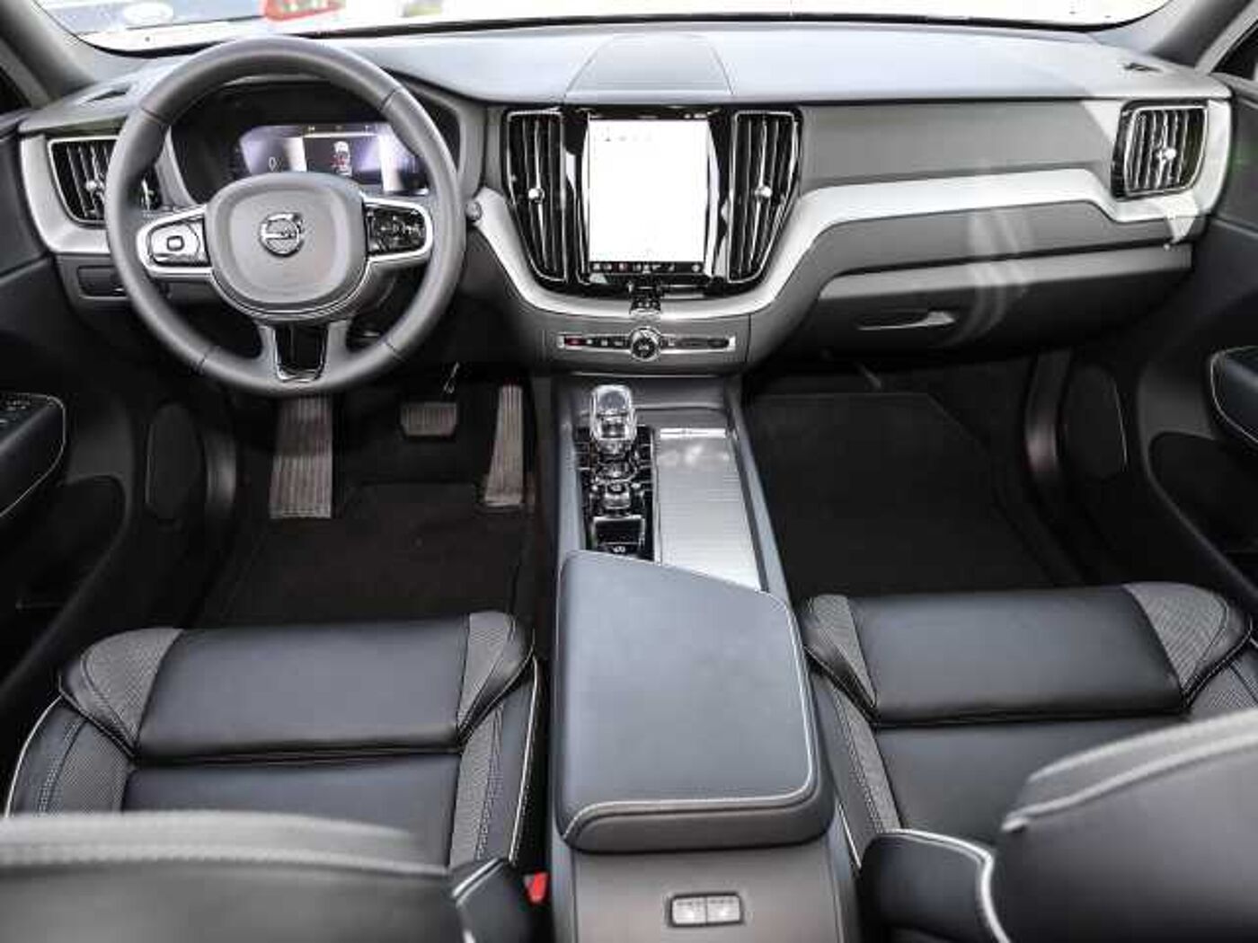 Volvo  Plus Dark AWD B4 Diesel EU6d Allrad Leder digitales Cockpit Memory Sitze Soundsy