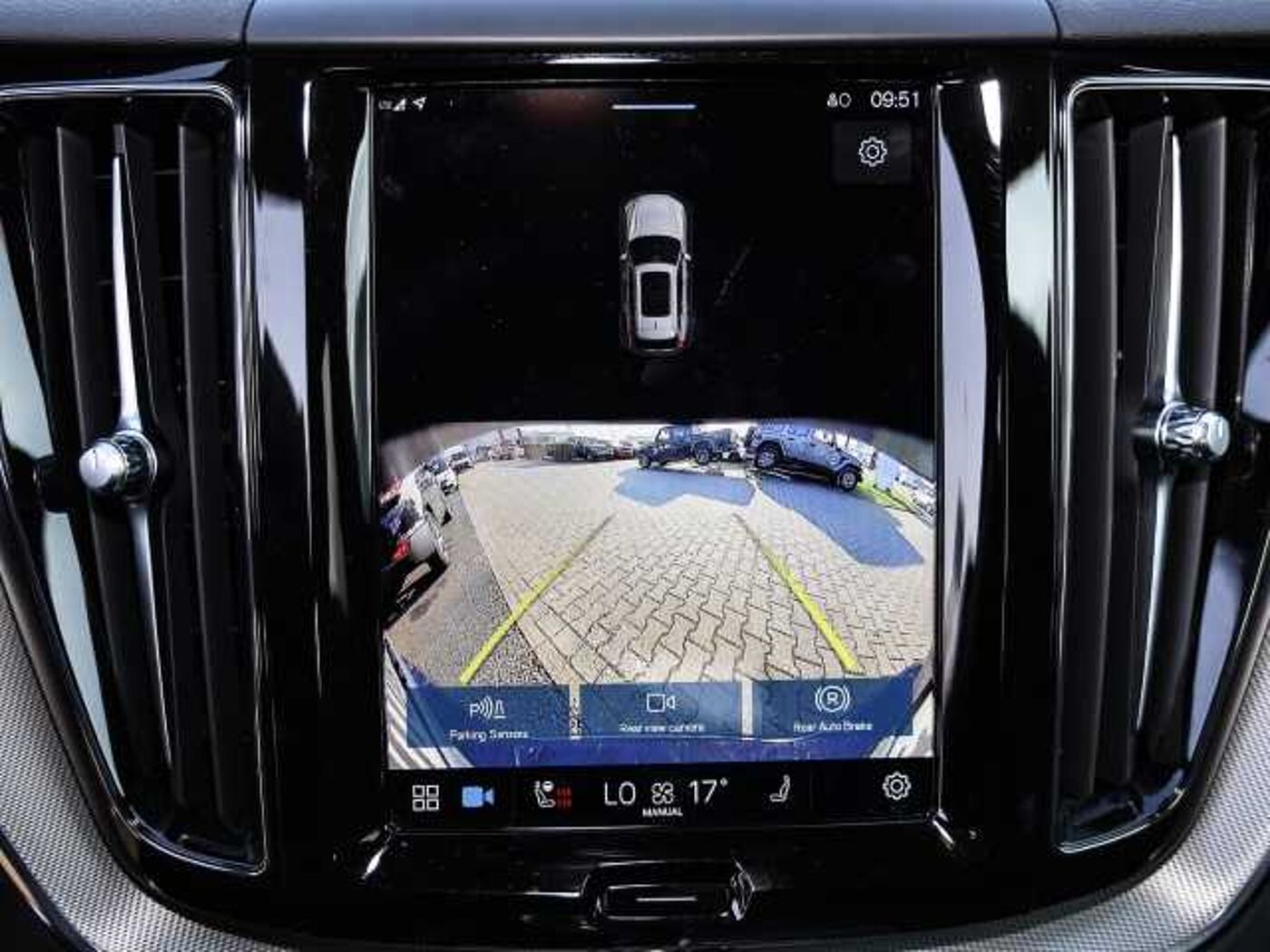 Volvo  Plus Dark AWD B4 Diesel EU6d Allrad Leder digitales Cockpit Memory Sitze Soundsy