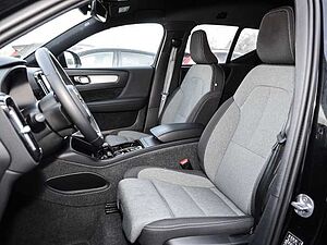 Volvo  Plus Dark 2WD B3 EU6d digitales Cockpit Memory Sitze Soundsystem HarmanKardon LE