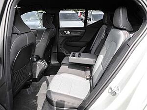 Volvo  Plus Dark 2WD B3 EU6d digitales Cockpit Memory Sitze Soundsystem HarmanKardon LE