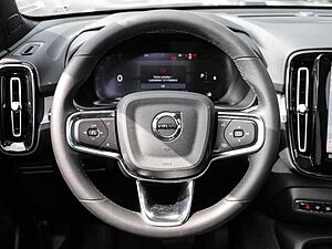 Volvo  Plus Dark 2WD B3 EU6d digitales Cockpit Memory Sitze Soundsystem HarmanKardon LE