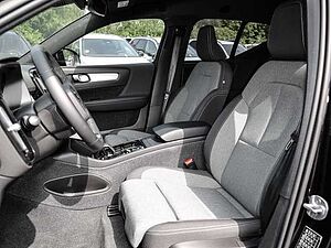 Volvo  Plus Dark 2WD B3 EU6d digitales Cockpit Memory Sitze Soundsystem HarmanKardon LE