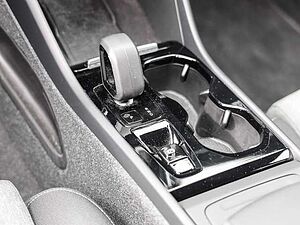 Volvo  Plus Dark 2WD B3 EU6d digitales Cockpit Memory Sitze Soundsystem HarmanKardon LE