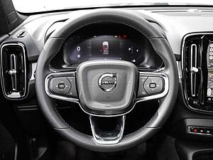 Volvo  Plus Dark 2WD B3 EU6d digitales Cockpit Memory Sitze Soundsystem HarmanKardon LE