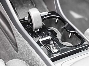 Volvo  Plus Dark 2WD B3 EU6d digitales Cockpit Memory Sitze Soundsystem HarmanKardon LE