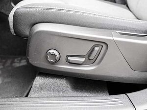 Volvo  Plus Dark 2WD B3 EU6d digitales Cockpit Memory Sitze Soundsystem HarmanKardon LE