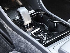 Volvo  Plus Dark 2WD B3 EU6d digitales Cockpit Memory Sitze Soundsystem HarmanKardon LE